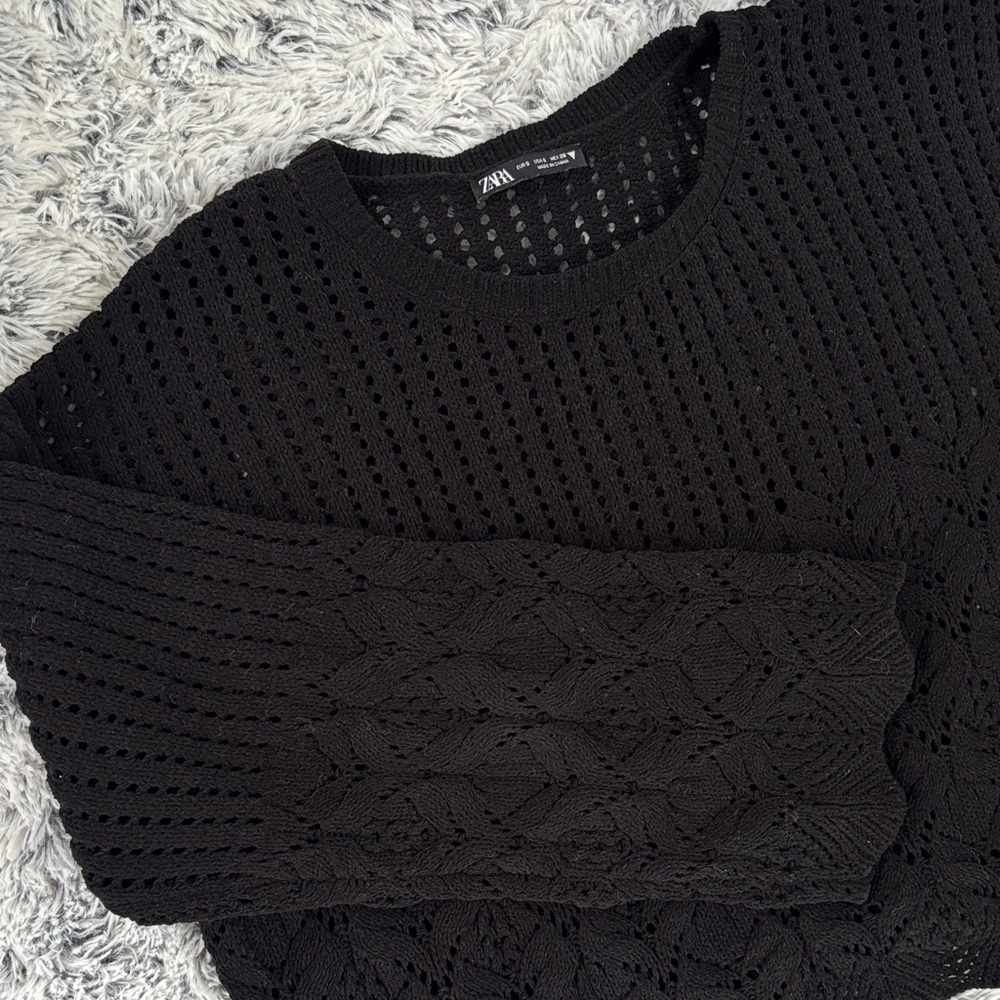 Zara Women's Black Knit Sweater